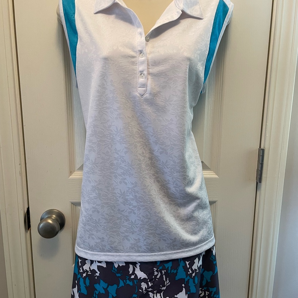Nivo golf set with sleeveless top and matc skirt.